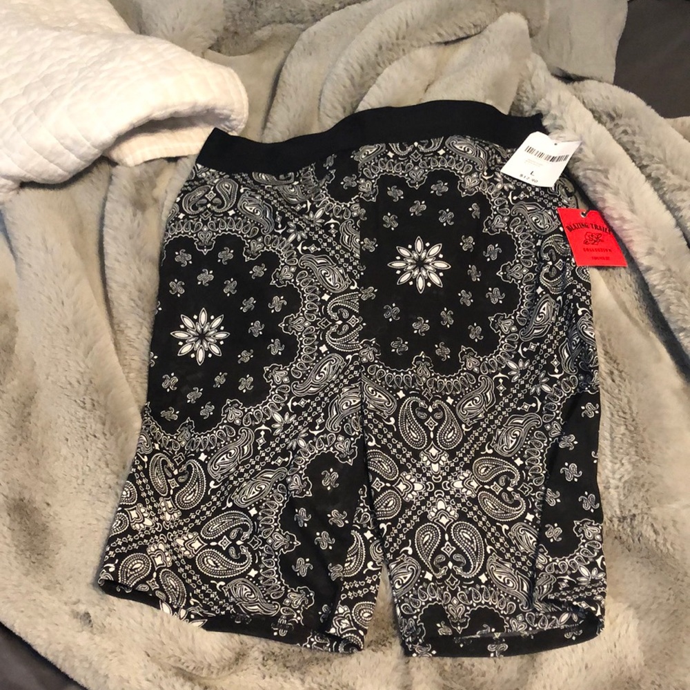 Bandana short NWT forever 21 size l